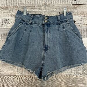 Denim shorts
Brand: Streetwear Society